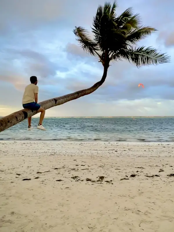 Watching watersports at Bulabog Beach, Boracay