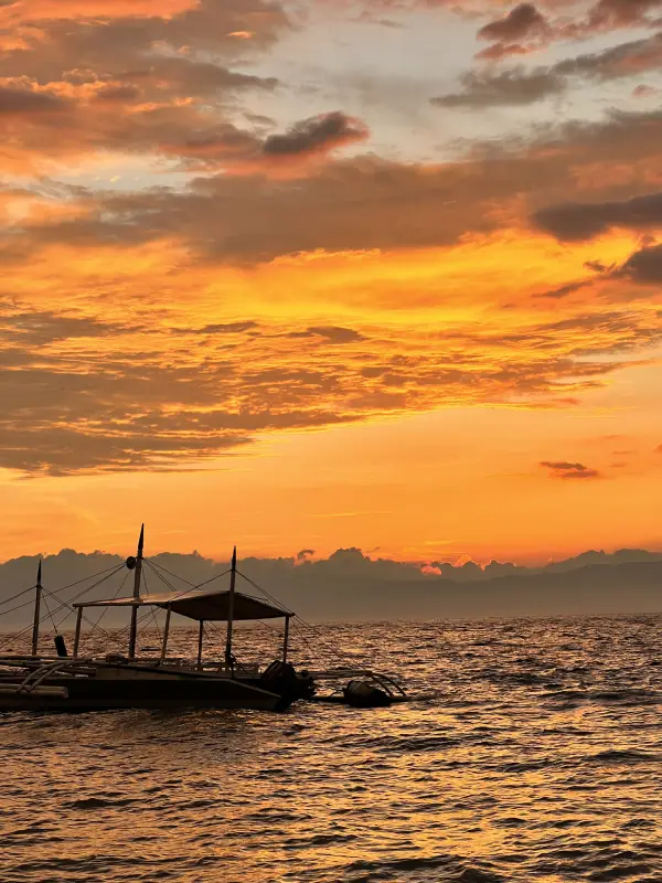 Sunrise at the beach in Moalboal, Cebu